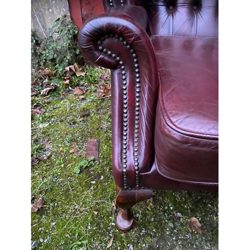 67 - A GOOD LEATHER CHESTERFIELD WINGBACK ARMCHAIR, nice deep button back, stud upholstery to wingback an... 