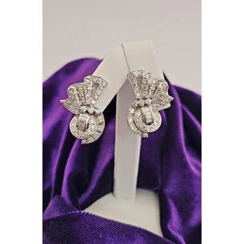 68 - A WONDERFUL ART DECO PAIR OF SPARKING DIAMOND EARRINGS IN PLATINUM, circa 1940s / 50s, with an appro... 