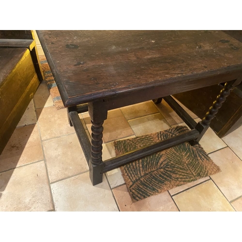 260 - AN ANTIQUE 19TH CENTURY OAK COUNTRY STYLE TABLE, ideal for a lamp, or could fit in a hallway, with b... 