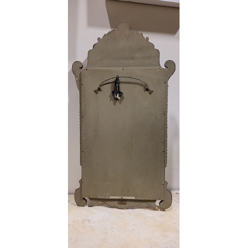 113 - A GOOD QUALITY EARLY 20TH CENTURY GEORGIAN STYLE WALNUT & GILTWOOD MIRROR, lovely scroll shape to th... 