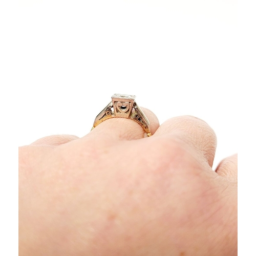 19 - A WONDERFUL VINTAGE EARLY 20TH CENTURY DIAMOND SOLITAIRE RING, the stunning round cut diamond is set... 