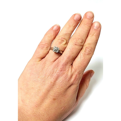 19 - A WONDERFUL VINTAGE EARLY 20TH CENTURY DIAMOND SOLITAIRE RING, the stunning round cut diamond is set... 
