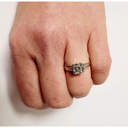 19 - A WONDERFUL VINTAGE EARLY 20TH CENTURY DIAMOND SOLITAIRE RING, the stunning round cut diamond is set... 