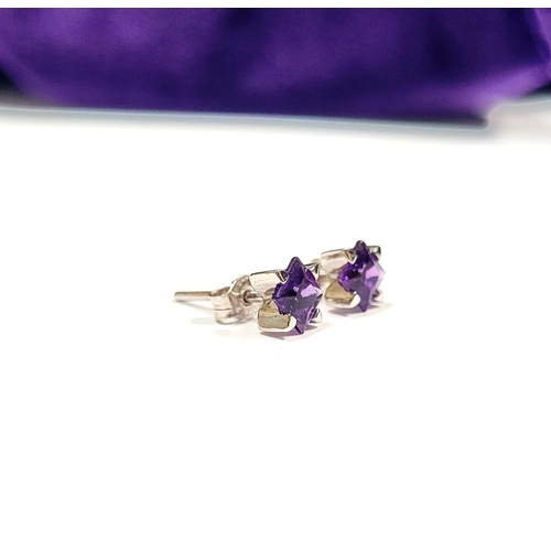 23 - A PRETTY PAIR OF 18CT WHITE GOLD PRINCESS CUT AMETHYST STUD EARRINGS, a gorgeous bright purple tone ... 