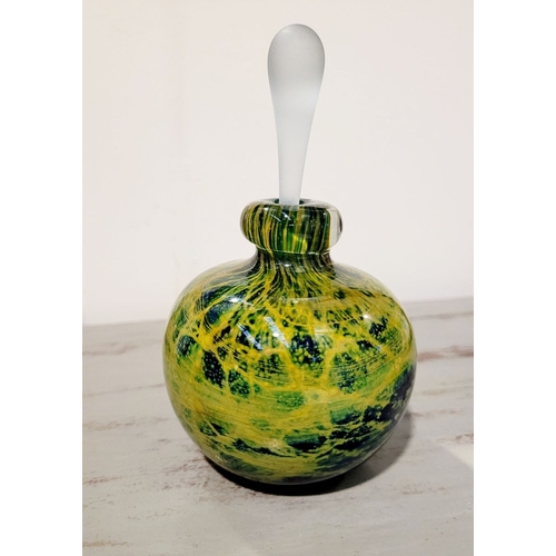 37 - A BEAUTIFUL MALTESE GLASS SCENT BOTTLE: MICHAEL HARRIS FOR MDINA STUDIO, with stopper. Gorgeous gree... 