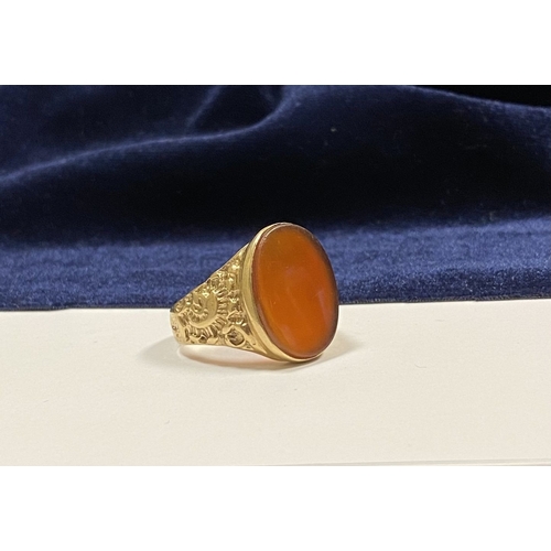 39 - A REALLY BEAUTIFUL 9CT YELLOW GOLD CARNELIAN SIGNET RING, with central large oval cut Carnelian, in ... 