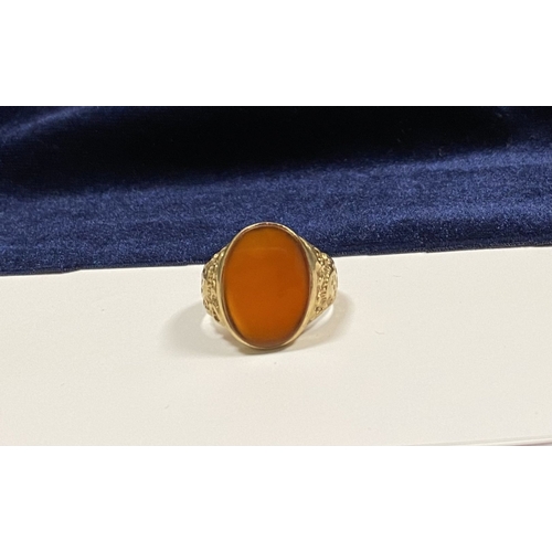 39 - A REALLY BEAUTIFUL 9CT YELLOW GOLD CARNELIAN SIGNET RING, with central large oval cut Carnelian, in ... 