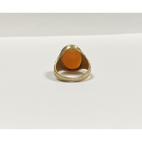39 - A REALLY BEAUTIFUL 9CT YELLOW GOLD CARNELIAN SIGNET RING, with central large oval cut Carnelian, in ... 