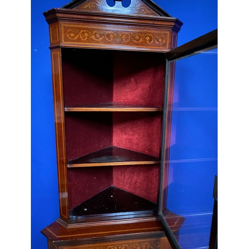 52 - AN EXCELLENT MAHOGANY INLAID CORNER CABINET, in the Edwards & Roberts style. With pediment to top ab... 