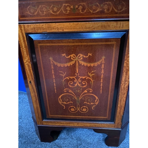 52 - AN EXCELLENT MAHOGANY INLAID CORNER CABINET, in the Edwards & Roberts style. With pediment to top ab... 