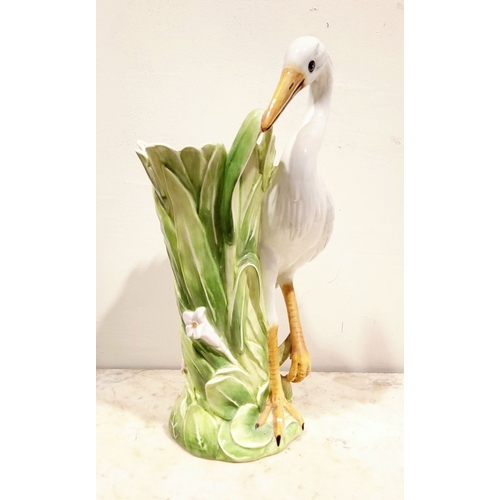 69 - A LOVELY VINTAGE ITALIAN MADE CERAMIC UMBRELLA / STICK STAND, in the form of a large heron bird stan... 