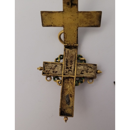 112 - AN ANTIQUE GOLD COLOURED ENAMELLED RELIQUARY PENDANT CROSS, bright gold coloured piece; no hallmarks... 