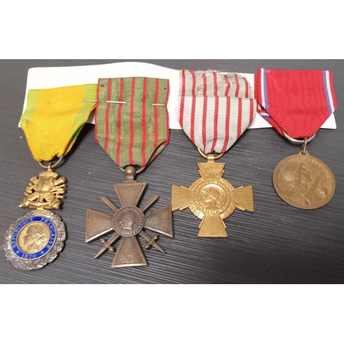 139 - AN ORIGINAL FRENCH WORLD WAR MEDAL GROUP, with ribbons. Includes: Croix de Guerre, Medaille Militair... 