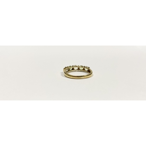 148 - A PRETTY 9CT YELLOW GOLD FIVE STONE RING, with five round cut gemstones alternating in colour in rai... 