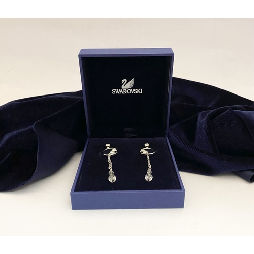 158 - A CASED PAIR OF BEAUTIFUL SWAROVSKI CRYSTAL DROP EARRINGS, Hallmarked to clasps, complete with certi... 