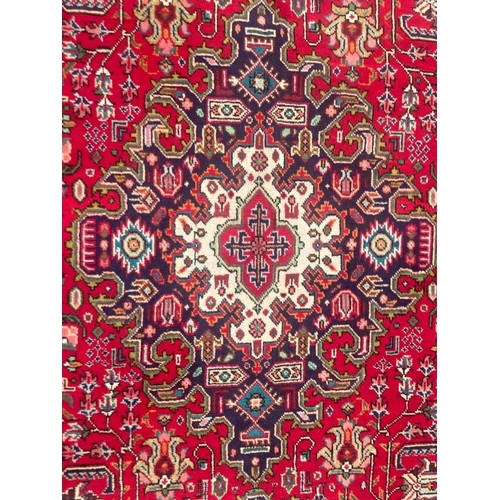 17 - A REALLY EXCELLENT LARGE PERSIAN KASHAN RUG, hand knotted with thick wool pile, dyed using natural v... 