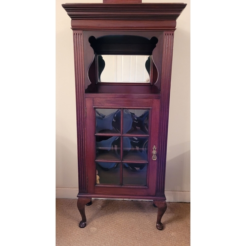 208 - A GOOD QUALITY GLAZED DISPLAY CABINET, with open mirror backed top section having fluted detail to t... 