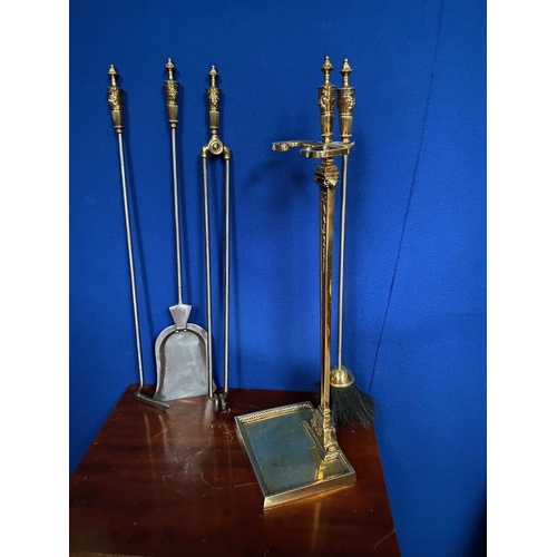 247 - AN EXCELLENT BRASS & STEEL FIRE COMPANION SET, on stand. To include tongs, brush, shovel and poker, ... 