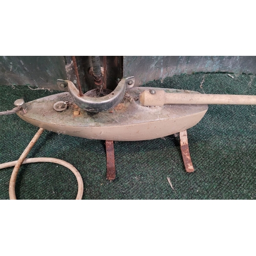 301 - A VINTAGE BUNTING SAILBOAT RADIANT HEATER, circa 1930s/1950s, in need of restoration/cleaning/servic... 