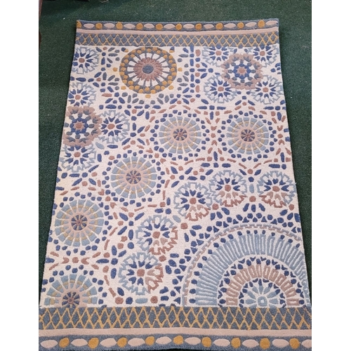 302 - A GOOD QUALITY 100% WOOL FLOOR RUG – FUSION WOOL COLLECTION, BEAUFORT RUG. In very good condition, n... 