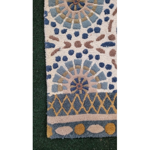 302 - A GOOD QUALITY 100% WOOL FLOOR RUG – FUSION WOOL COLLECTION, BEAUFORT RUG. In very good condition, n... 