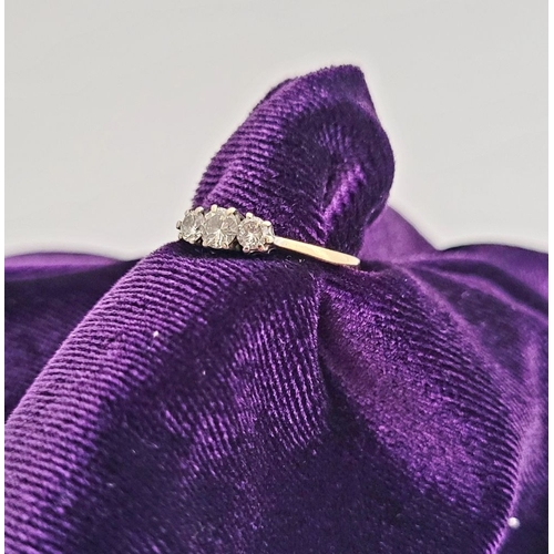 38 - A VINTAGE 18CT YELLOW GOLD THREE STONE DIAMOND RING, lovely delicate piece of vintage jewellery, wit... 