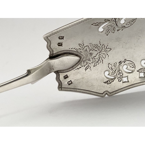 4 - AN ATTRACTIVE GEORGE III IRISH - CORK – BRIGHTCUT SILVER FISH SERVER, by Carden Terry & Jane William... 