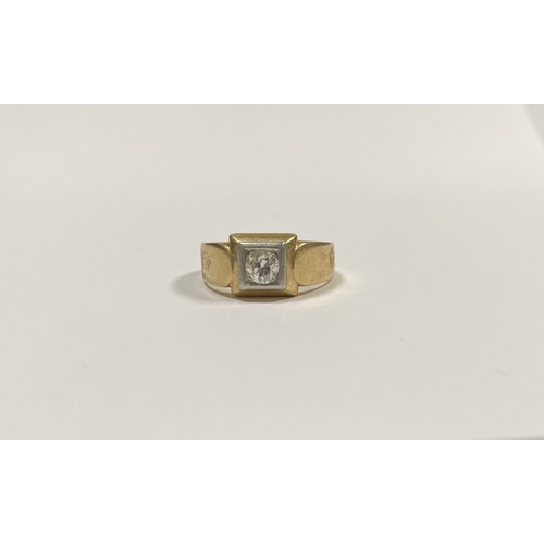 42 - A BEAUTIFUL 14CT YELLOW GOLD DIAMOND SOLITAIRE RING, with central round brilliant cut diamond in rai... 