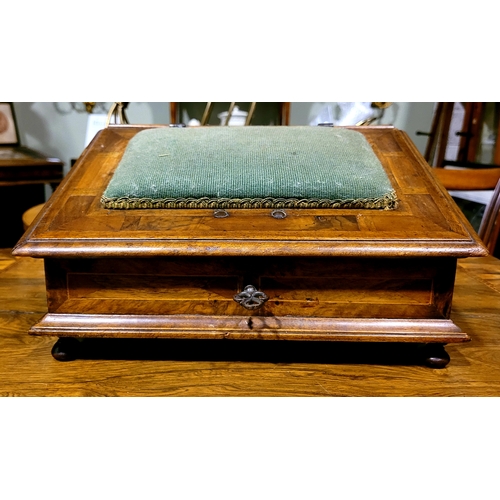 25 - A BEAUTIFUL TUNBRIDGE WARE STYLE MARQUETRY INLAID SEWING BOX SLOPE, the top with a central padded fa... 