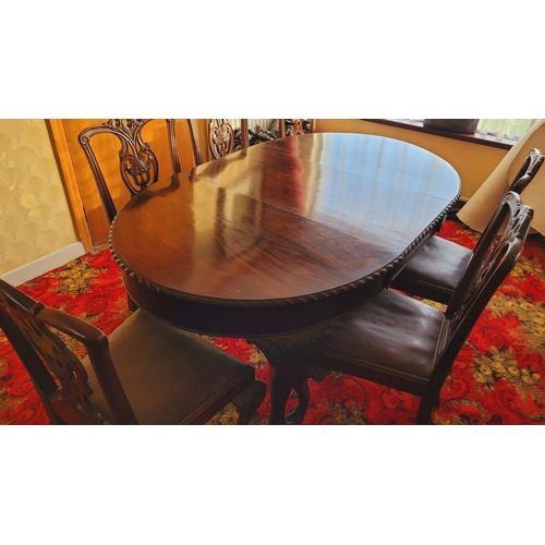 138 - A VERY GOOD 19TH CENTURY IRISH CHIPPENDALE STYLE SOLID QUALITY MAHOGANY OVAL SHAPED DINING TABLE, wi... 