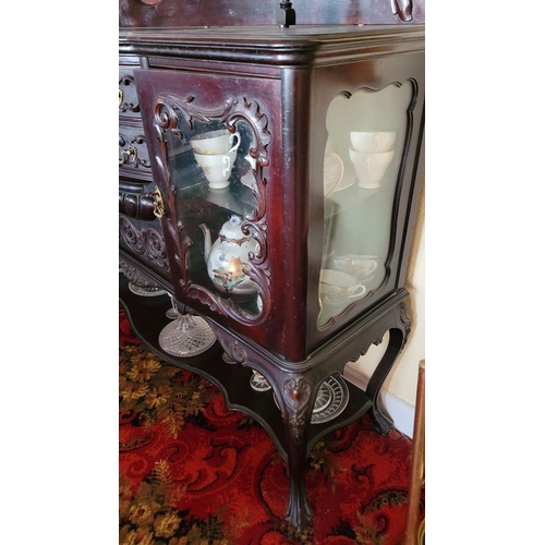 140 - A LARGE 19TH CENTURY MIRROR BACKED CHERRY MAHOGANY SIDEBOARD / SERVER, the mirrored back with shaped... 