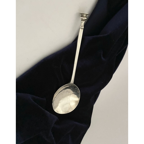 17 - AN EARLY GEORGIAN SEAL TOP SILVER SPOON, Hallmarked CTW, likely for Thomas & William Chawner, London... 