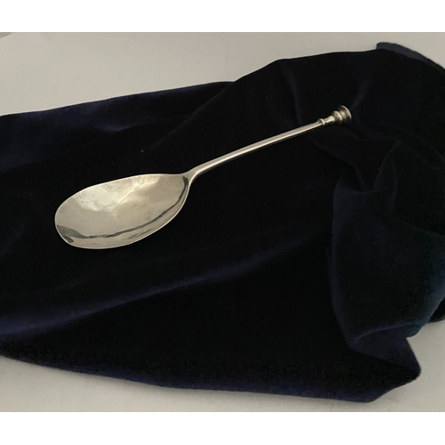 17 - AN EARLY GEORGIAN SEAL TOP SILVER SPOON, Hallmarked CTW, likely for Thomas & William Chawner, London... 