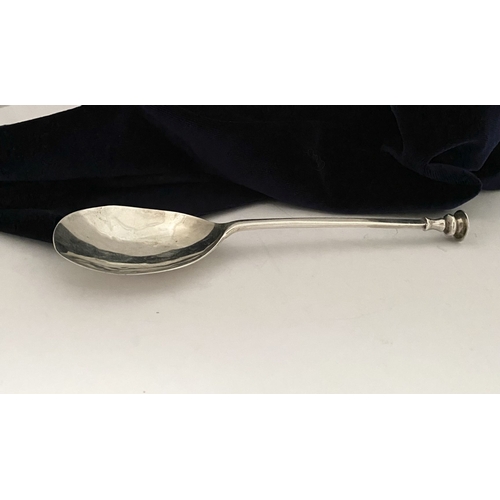 17 - AN EARLY GEORGIAN SEAL TOP SILVER SPOON, Hallmarked CTW, likely for Thomas & William Chawner, London... 