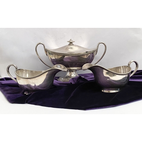 189 - A VINTAGE SILVER PLATED TUREEN AND PAIR OF SAUCE BOATS, each with beaded border to rim, the tureen w... 