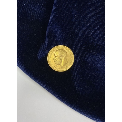 27 - A 1912 GOLD SOVEREIGN GEORGE V, dimensions: 22.05mm. Weight: 8g approx. Condition: as photographed