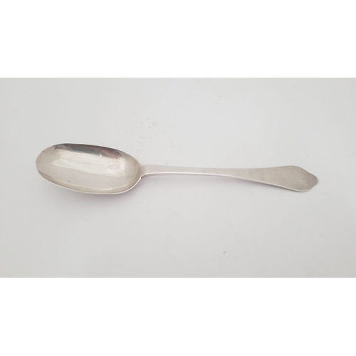 34 - A RATE EARLY 18TH CENTURY RAT’S TAIL DOG NOSE TIPPED SILVER SPOON, maker’s mark of A.R to the revers... 