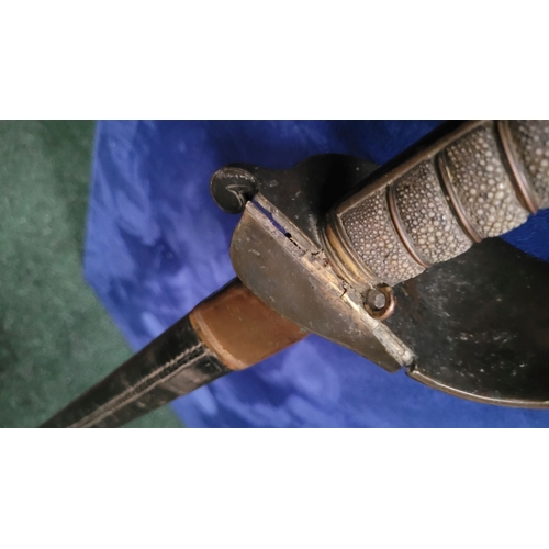 43 - AN EAST INDIA COMPANY NAVAL PIPE-BACK SWORD, in a leather scabbard. The blade is etched with the Hon... 