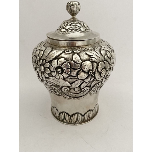 5 - AN EXCEPTIONAL & RARE GEORGIAN IRISH SILVER TEA CADDY, by William Nowlan, Dublin c.1826. Bulbous for... 