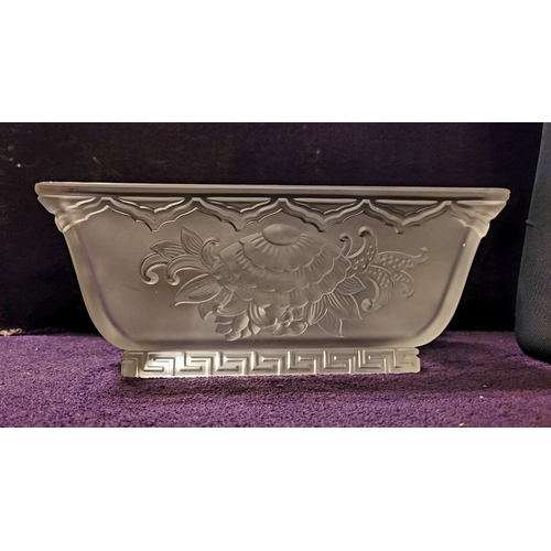 51 - A VERY GOOD VINTAGE FRENCH VERLYS FROSTED CHRYSANTHEMUM BOWL, the moulded piece is decorated with be... 