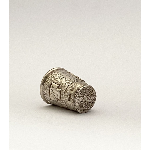 102 - A DECORATIVE SILVER EMBOSSED THIMBLE, Hallmarked GJD, London c.1992. This thimble is a later reissue... 