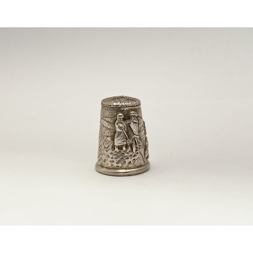 102 - A DECORATIVE SILVER EMBOSSED THIMBLE, Hallmarked GJD, London c.1992. This thimble is a later reissue... 