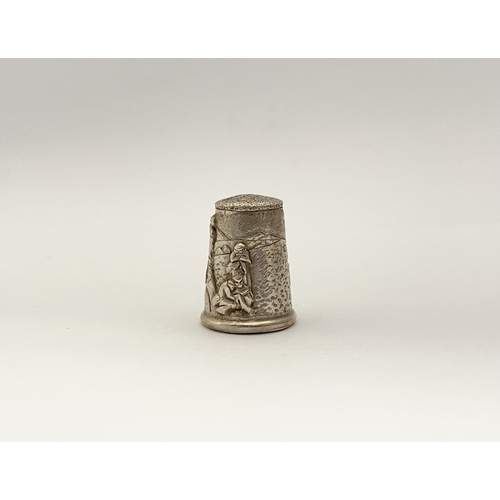 102 - A DECORATIVE SILVER EMBOSSED THIMBLE, Hallmarked GJD, London c.1992. This thimble is a later reissue... 