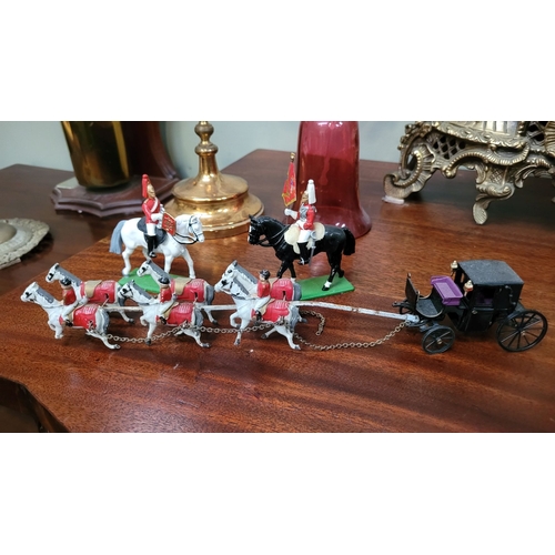 103 - A SELECTION OF VINTAGE TOY HORSES / GUARD ON HORSEBACK, (i) SIX TOY HORSES WITH THREE RIDERS, cast m... 