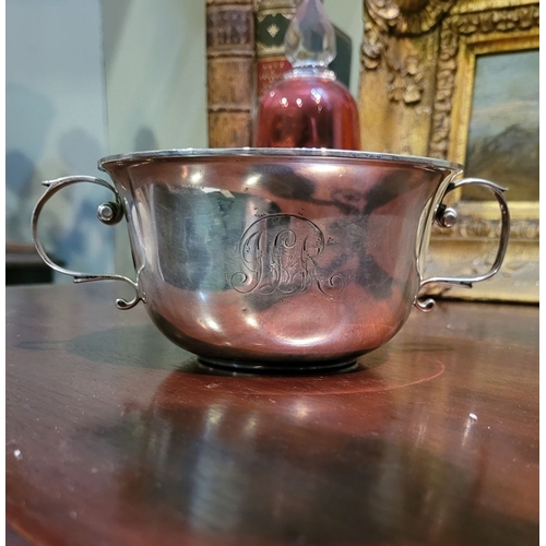 124 - AN EARLY 20TH CENTURY SILVER TWO HANDLED BOWL, Chester hallmarks, with a date letter of ‘B’ for 1902... 