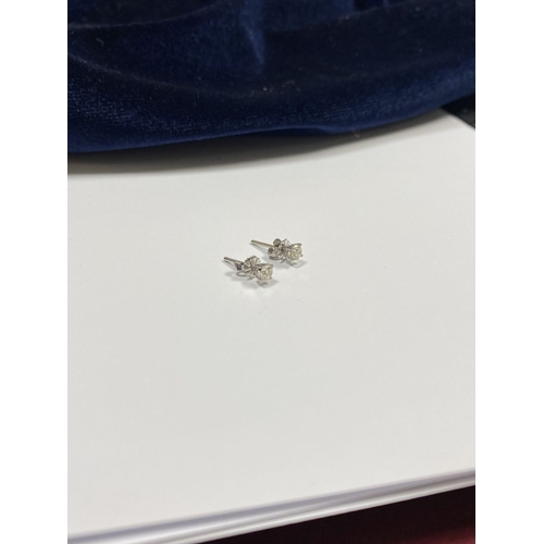 128 - A PAIR OF 18CT WHITE GOLD DIAMOND STUD EARRINGS, beautiful round cut diamonds in 18ct white gold set... 