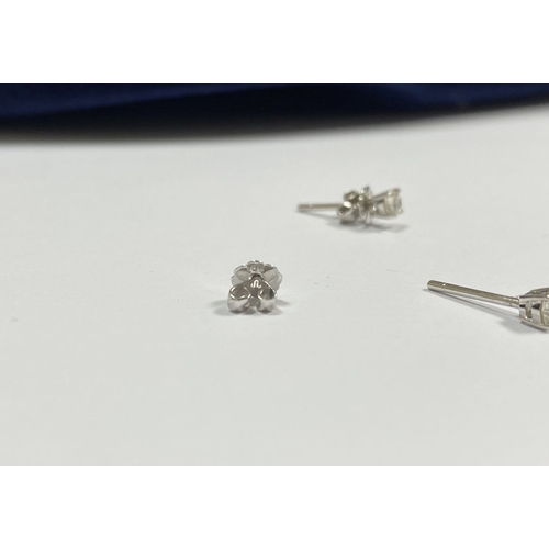 128 - A PAIR OF 18CT WHITE GOLD DIAMOND STUD EARRINGS, beautiful round cut diamonds in 18ct white gold set... 