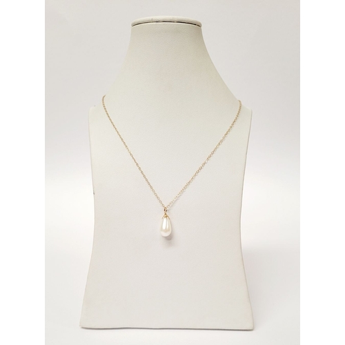 129 - A LOVELY CASED 9CT YELLOW GOLD & PEARL EARRING & PENDANT NECKLACE SET, presented in a lovely mirrore... 