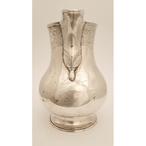 13 - A VERY FINE IRISH GEORGE II SOLID SILVER BEER JUG BY JOHN HAMILTON, circa 1730s, of Dublin. The jug ... 