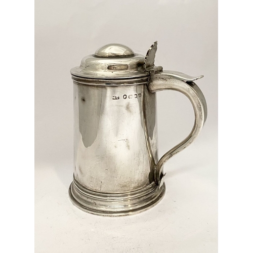 139 - A GEORGE V SILVER TANKARD, by George Unite, Caroline Street, Birmingham c.1865. the hinged domed cov... 